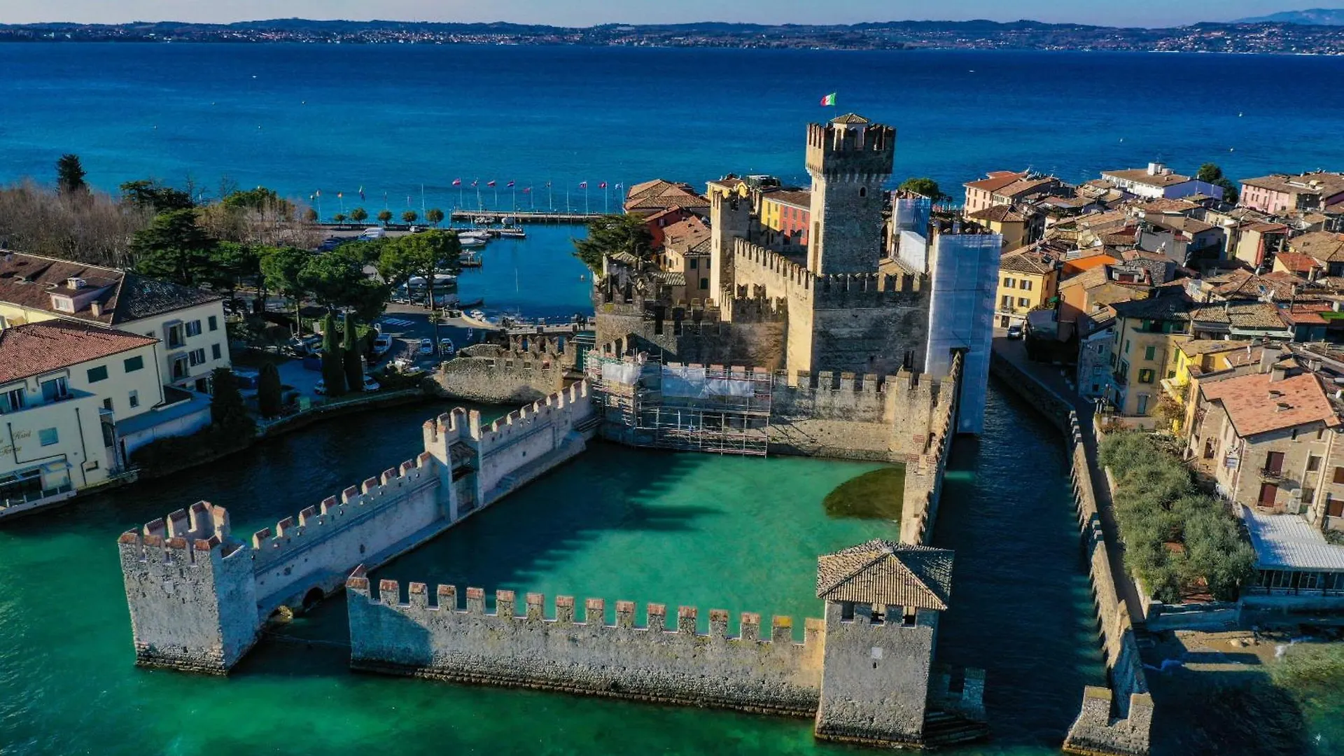 Desenzanoloft Official Partner Marriott Homes & Villas - Eden Lake View And Privat Beach Renovated In 2025 Sirmione