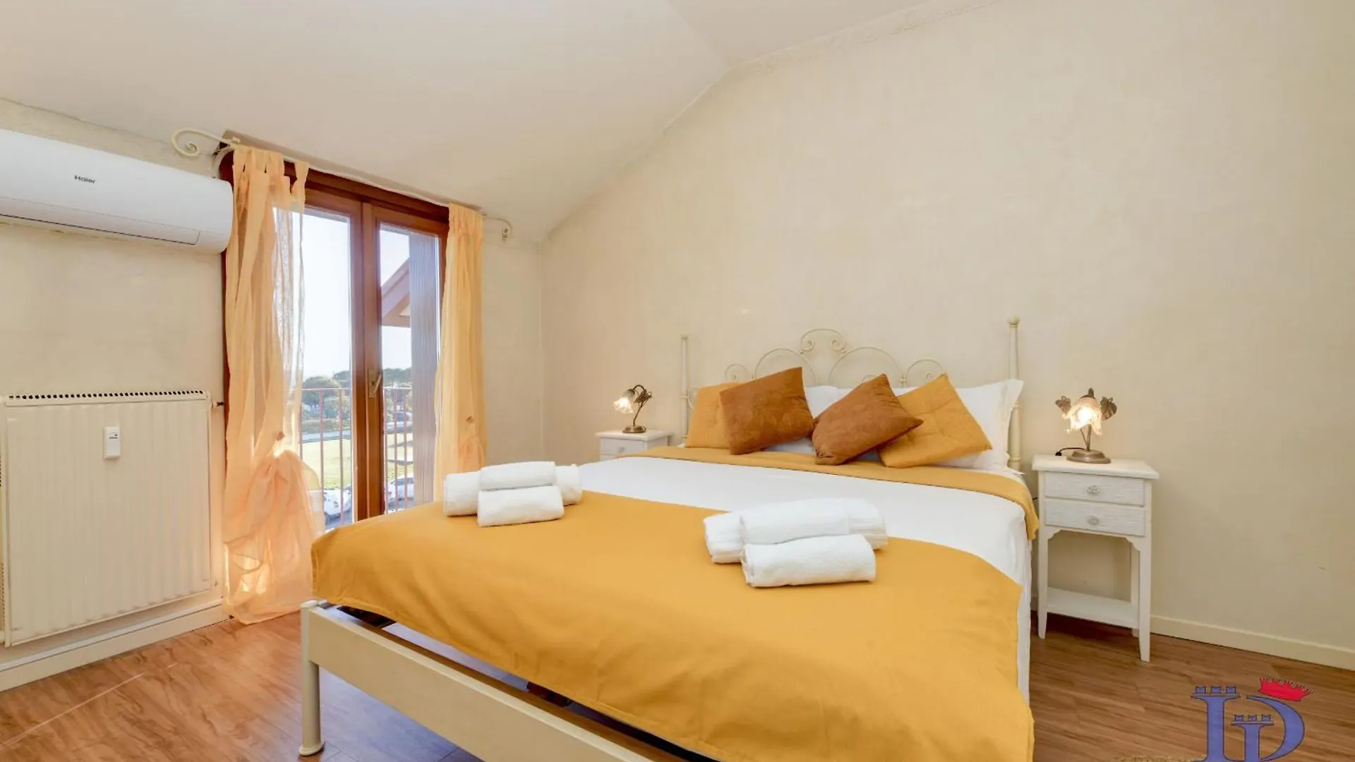 Apartment Desenzanoloft Official Partner Marriott Homes & Villas - Eden Lake View And Privat Beach Renovated In 2025 Sirmione Italy