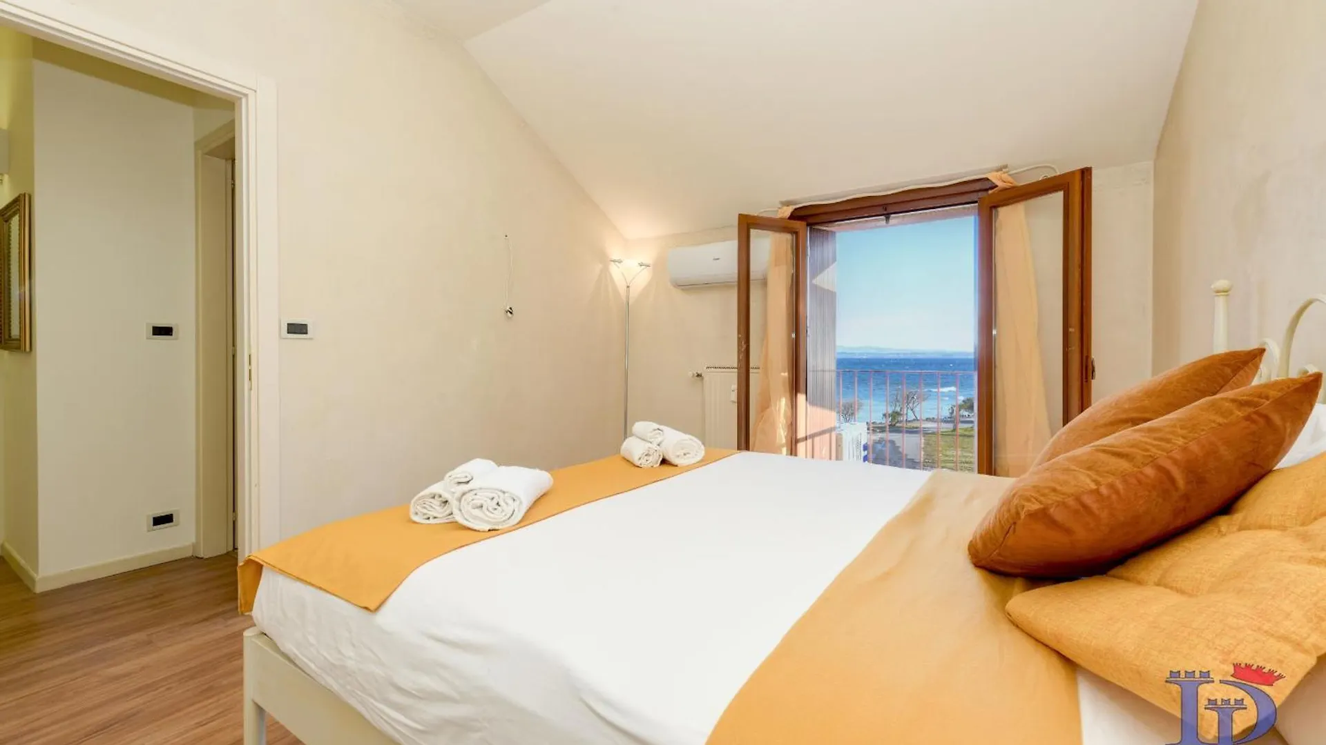Desenzanoloft Official Partner Marriott Homes & Villas - Eden Lake View And Privat Beach Renovated In 2025 Sirmione Apartment