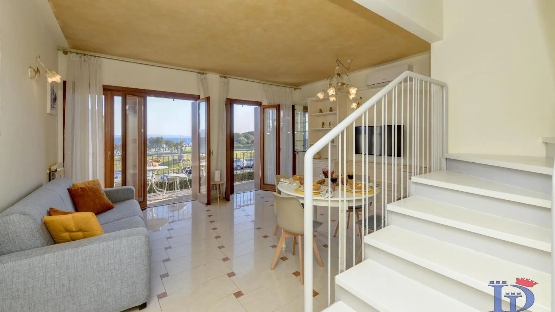 Apartment Desenzanoloft Official Partner Marriott Homes & Villas - Eden Lake View And Privat Beach Renovated In 2025 Sirmione
