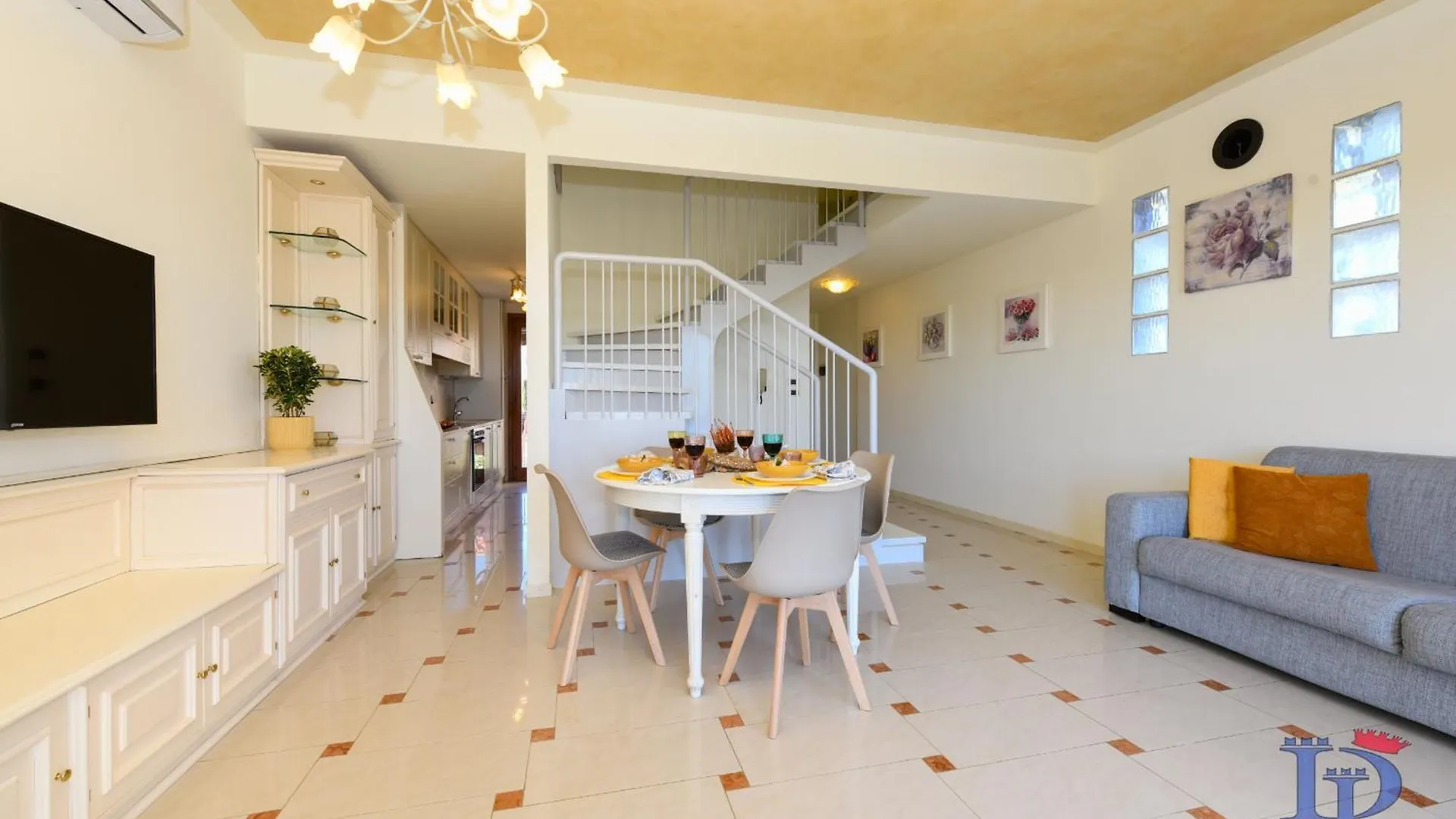 Desenzanoloft Official Partner Marriott Homes & Villas - Eden Lake View And Privat Beach Renovated In 2025 Sirmione 0*,  Italy